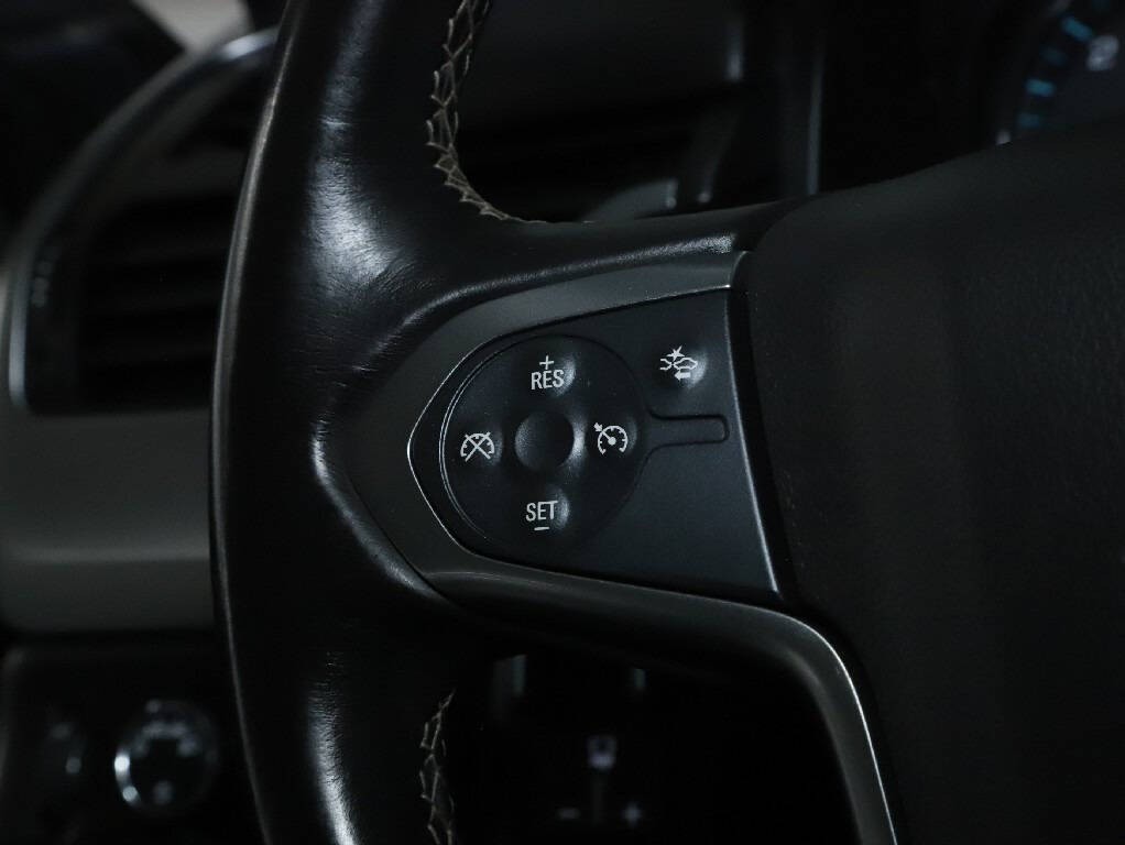 2016 Chevrolet Suburban Image 27