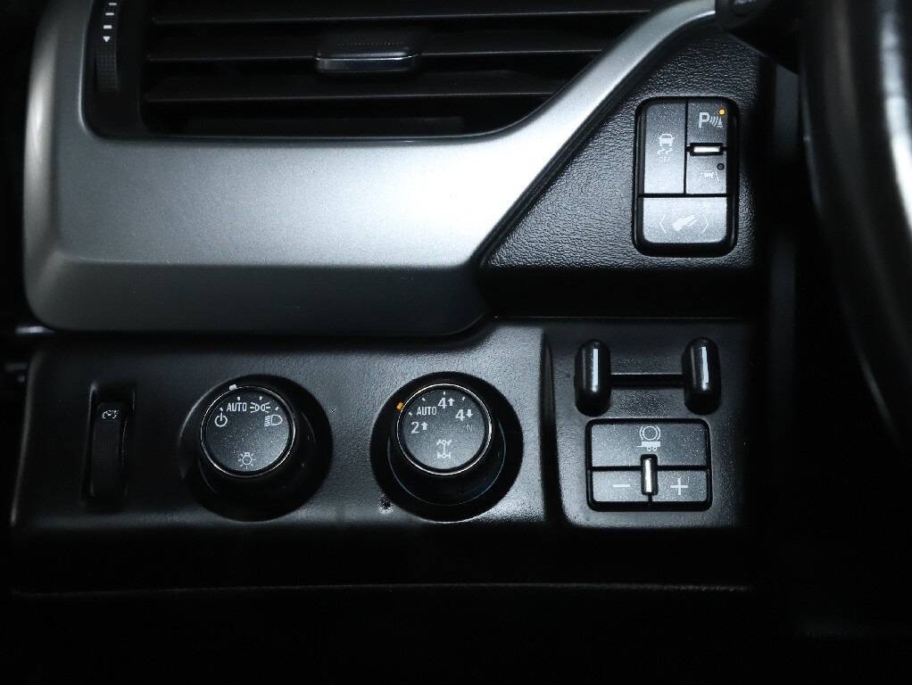 2016 Chevrolet Suburban Image 29