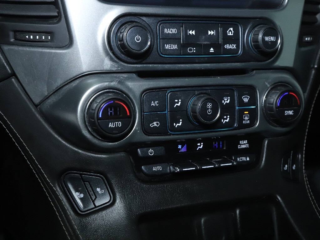 2016 Chevrolet Suburban Image 32