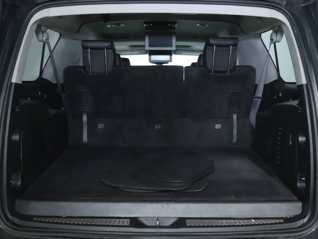 2016 Chevrolet Suburban Image 35