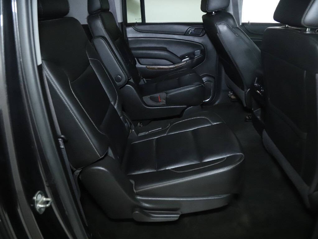 2016 Chevrolet Suburban Image 38