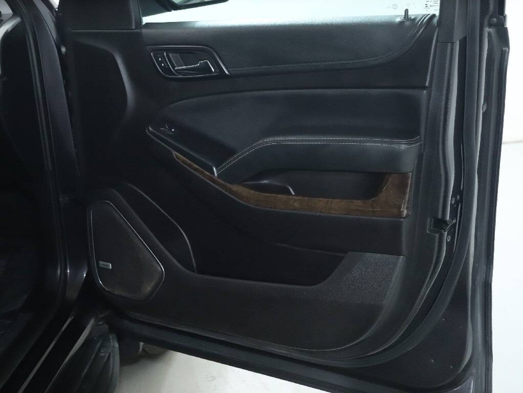 2016 Chevrolet Suburban Image 40