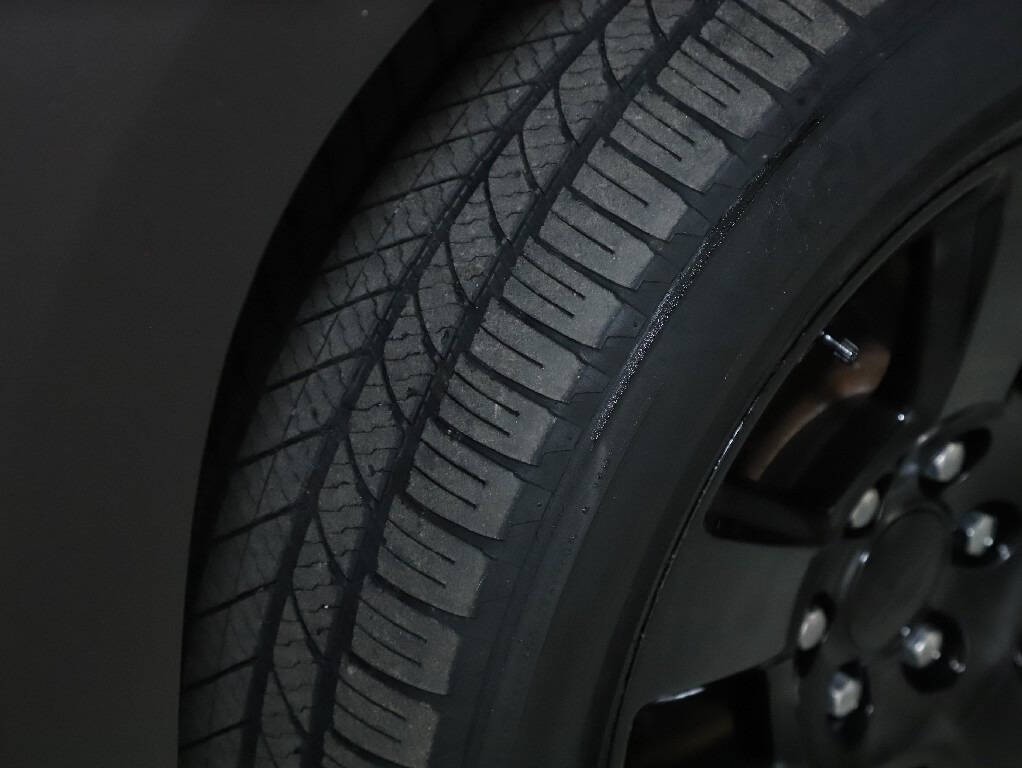 2016 Chevrolet Suburban Image 43