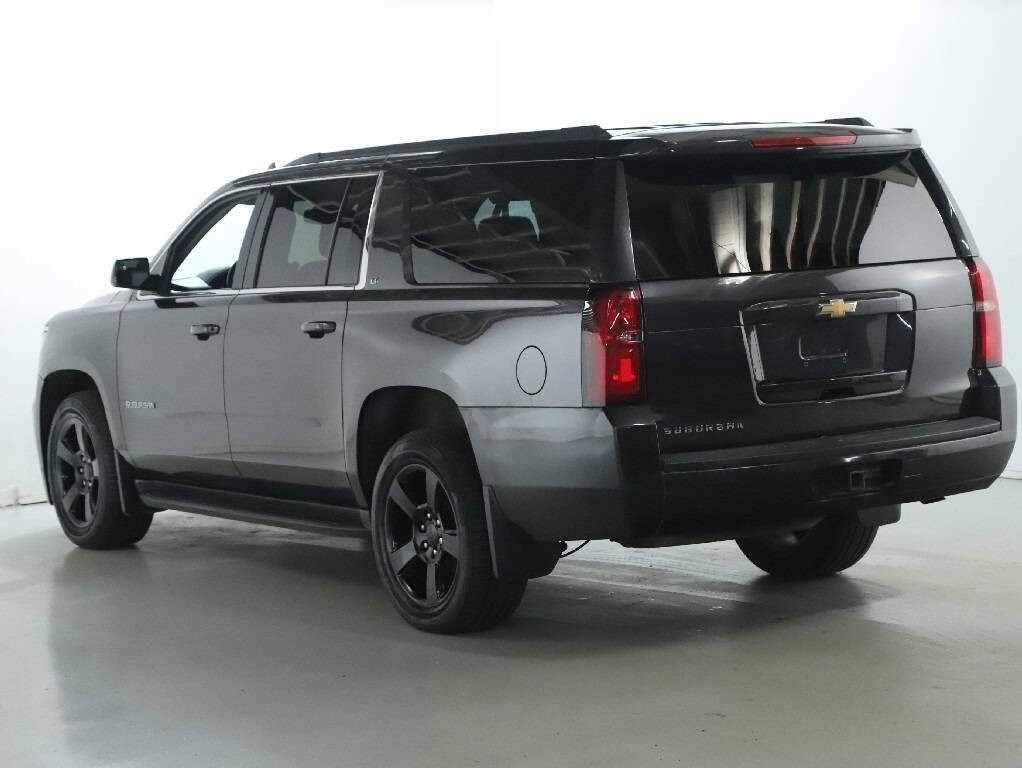 2016 Chevrolet Suburban Image 47