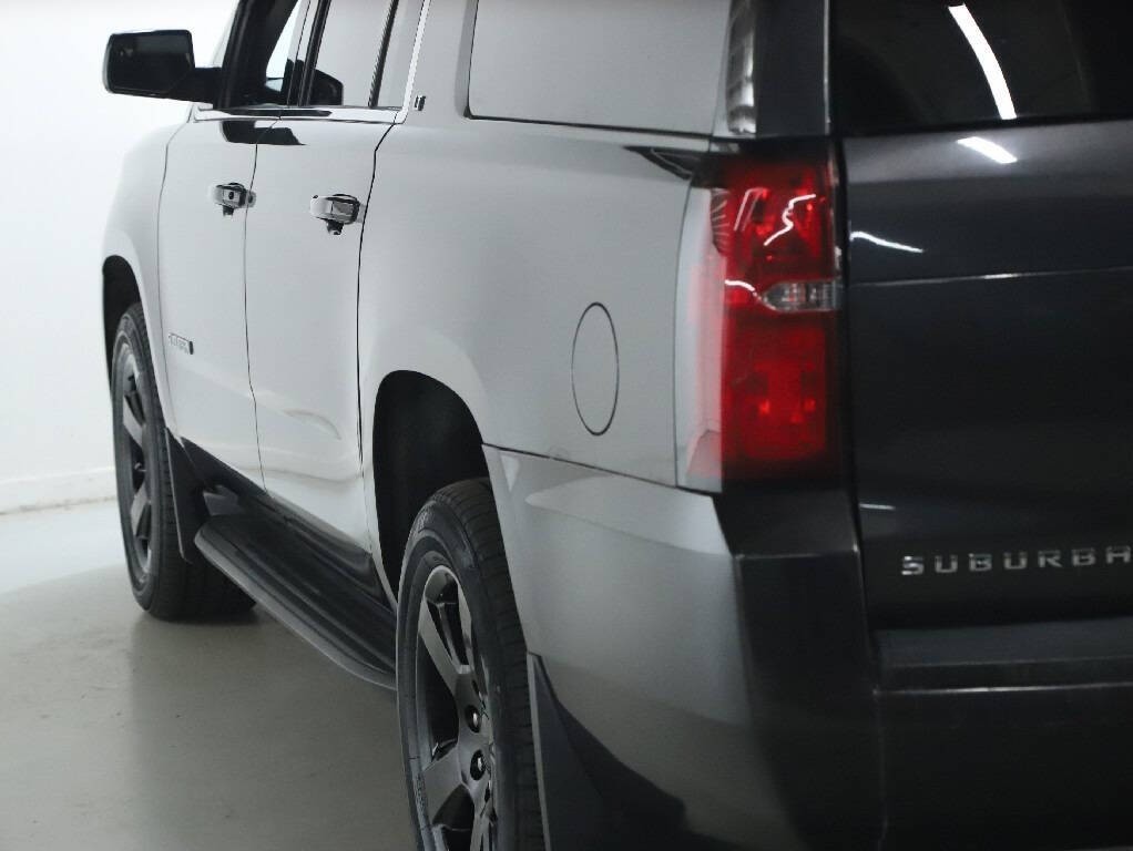 2016 Chevrolet Suburban Image 48