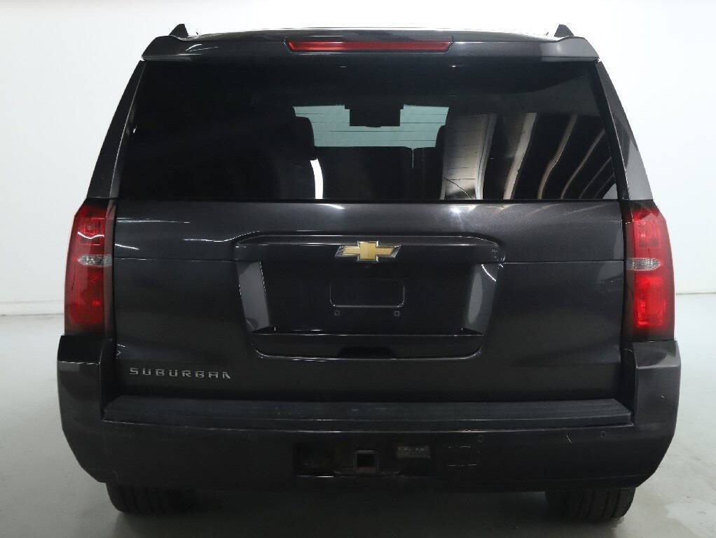 2016 Chevrolet Suburban Image 49