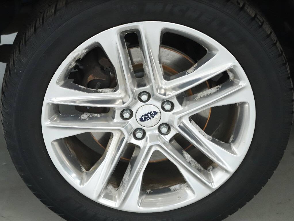 2016 Ford Explorer Image 12