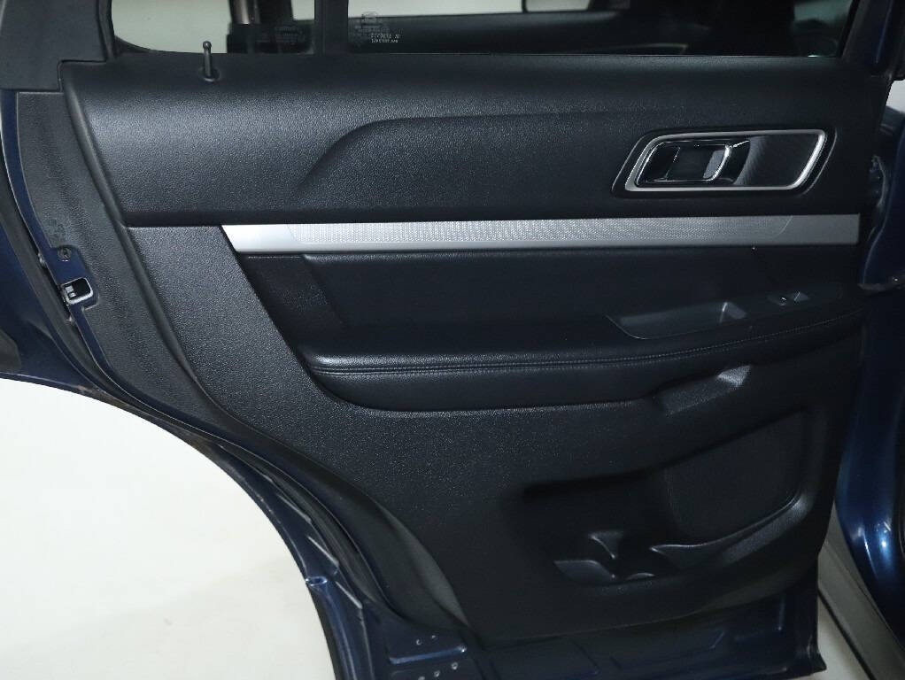 2016 Ford Explorer Image 13