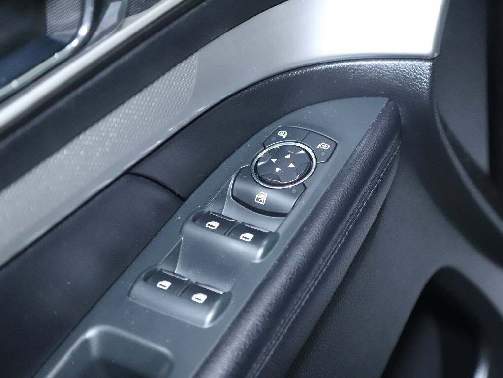 2016 Ford Explorer Image 17