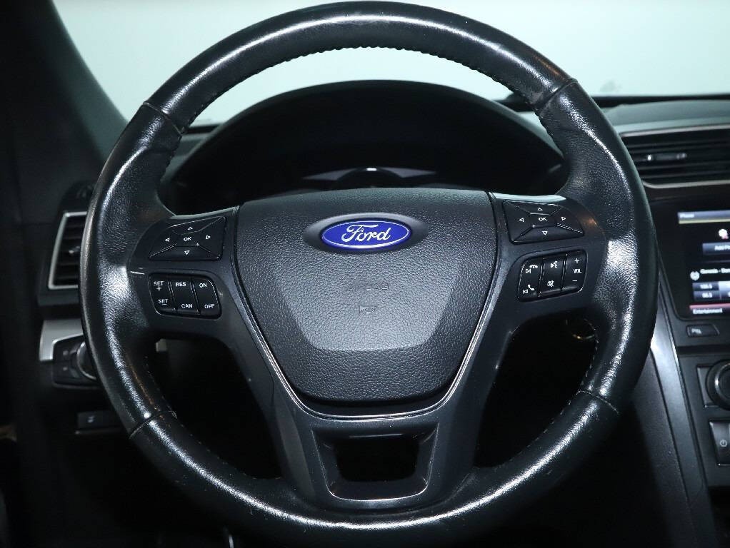 2016 Ford Explorer Image 23