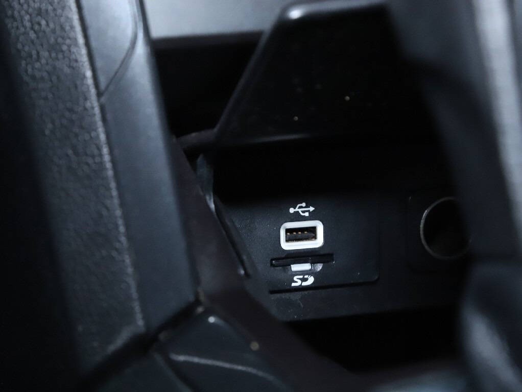 2016 Ford Explorer Image 28