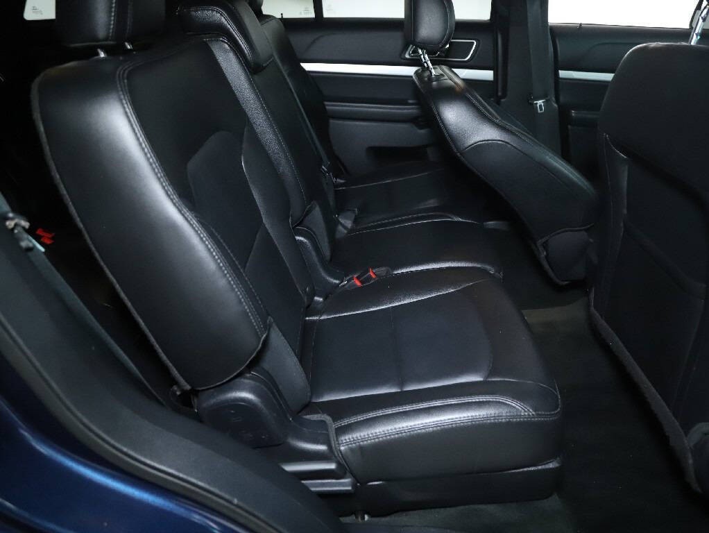 2016 Ford Explorer Image 34