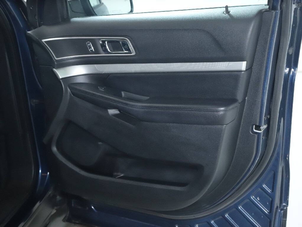 2016 Ford Explorer Image 36