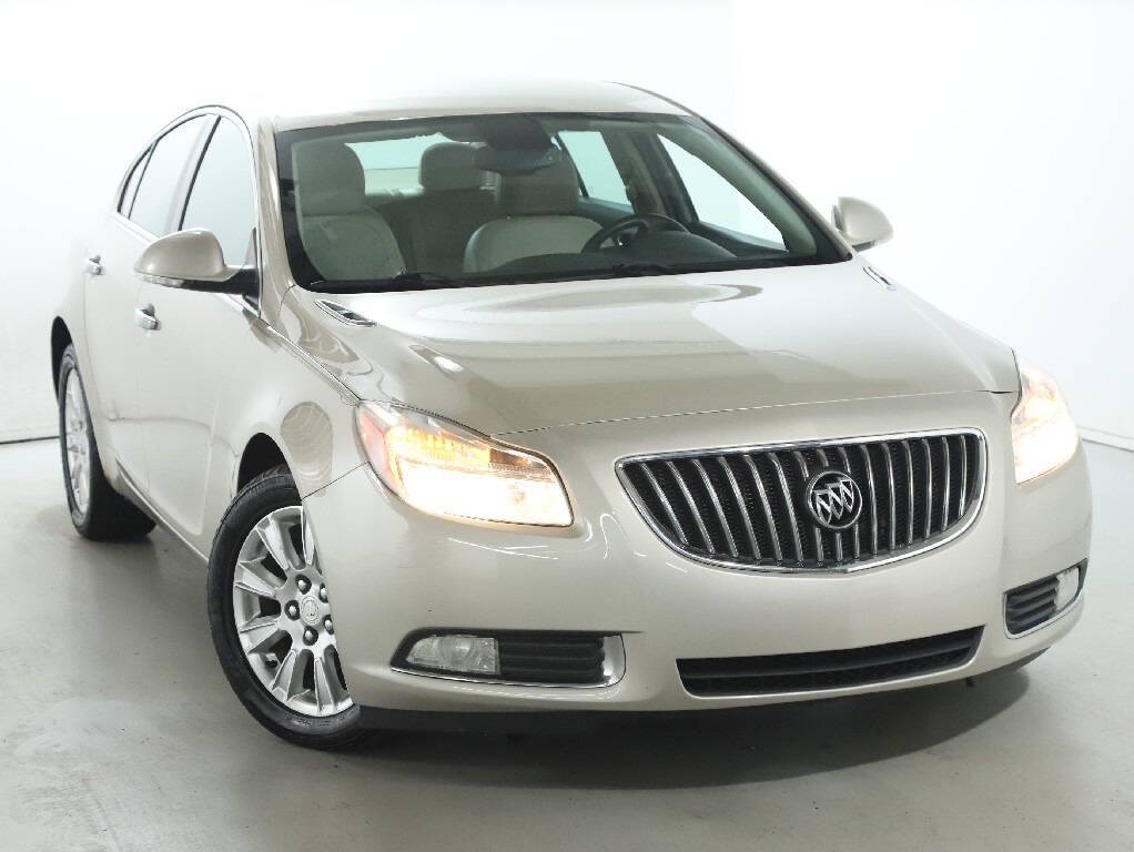 2013 Buick Regal Image 2