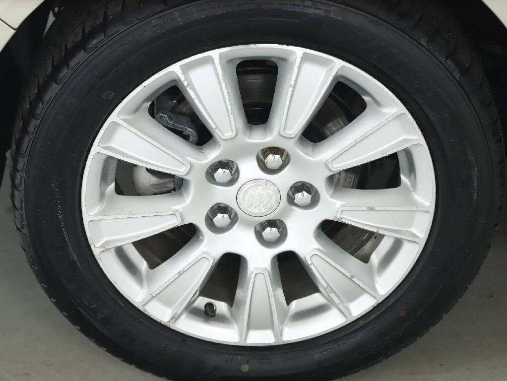 2013 Buick Regal Image 12