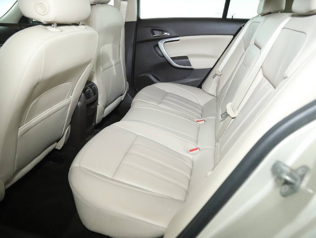 2013 Buick Regal Image 14