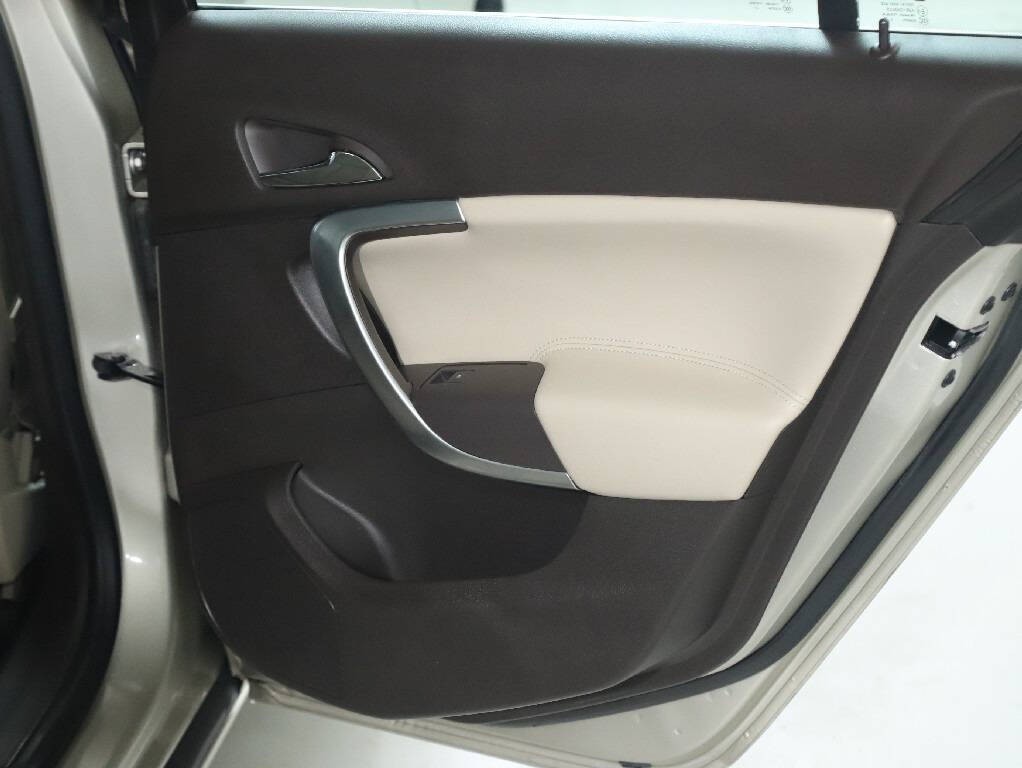 2013 Buick Regal Image 29