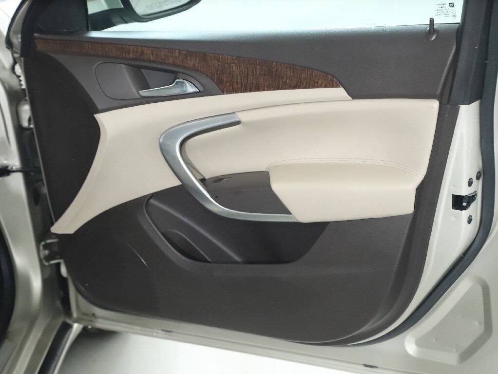 2013 Buick Regal Image 31