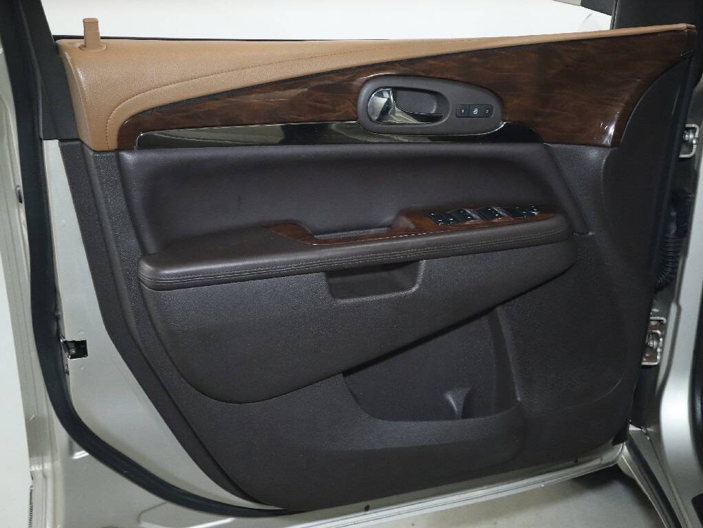 2015 Buick Enclave Image 16