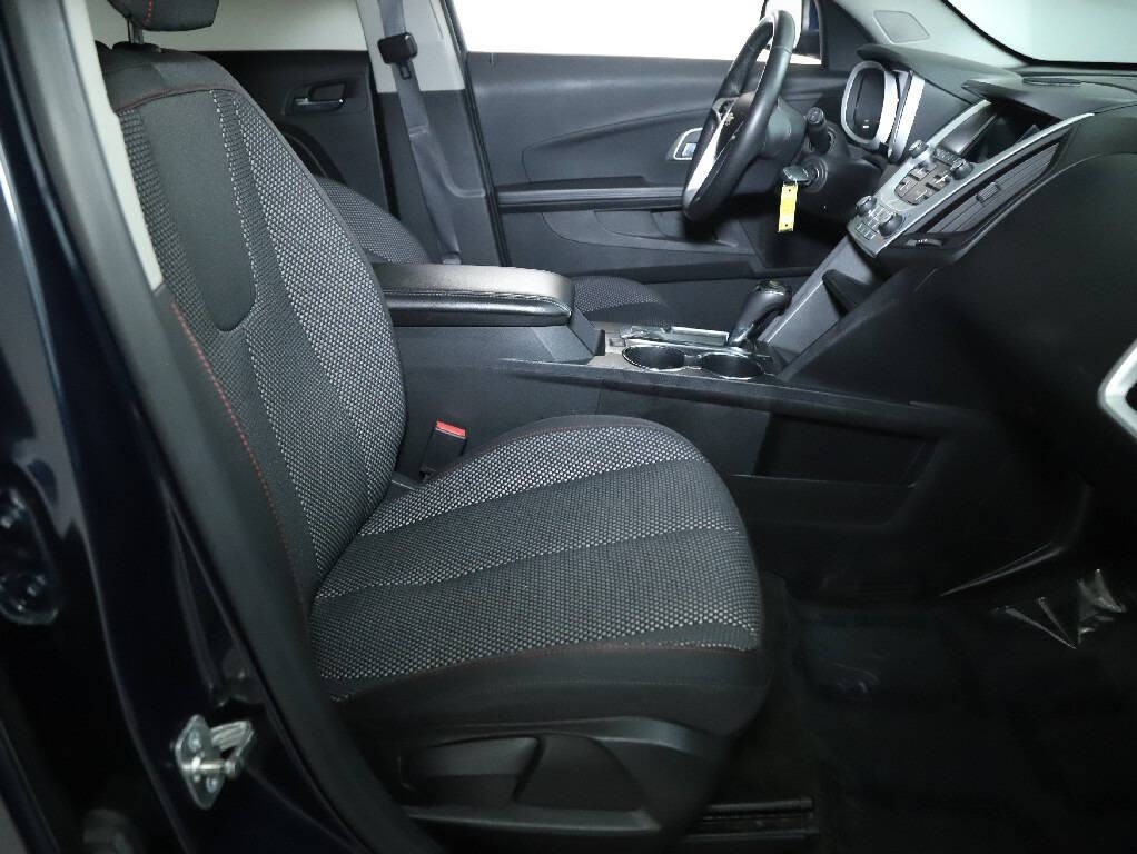 2017 Chevrolet Equinox Image 32