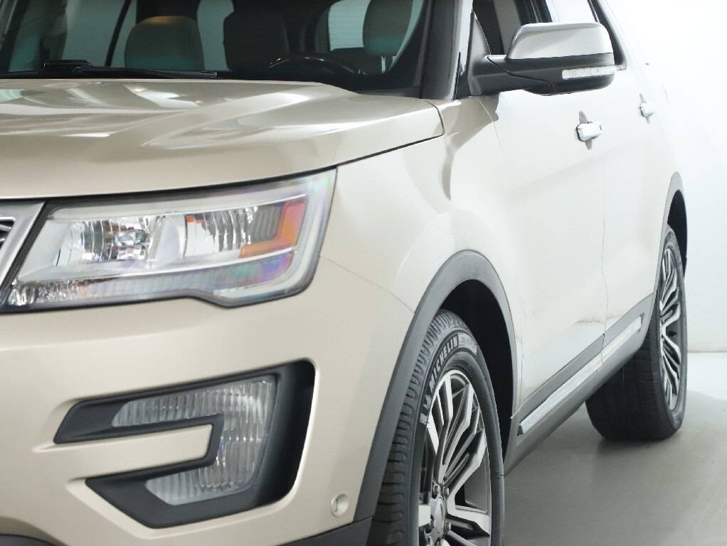 2017 Ford Explorer Image 4