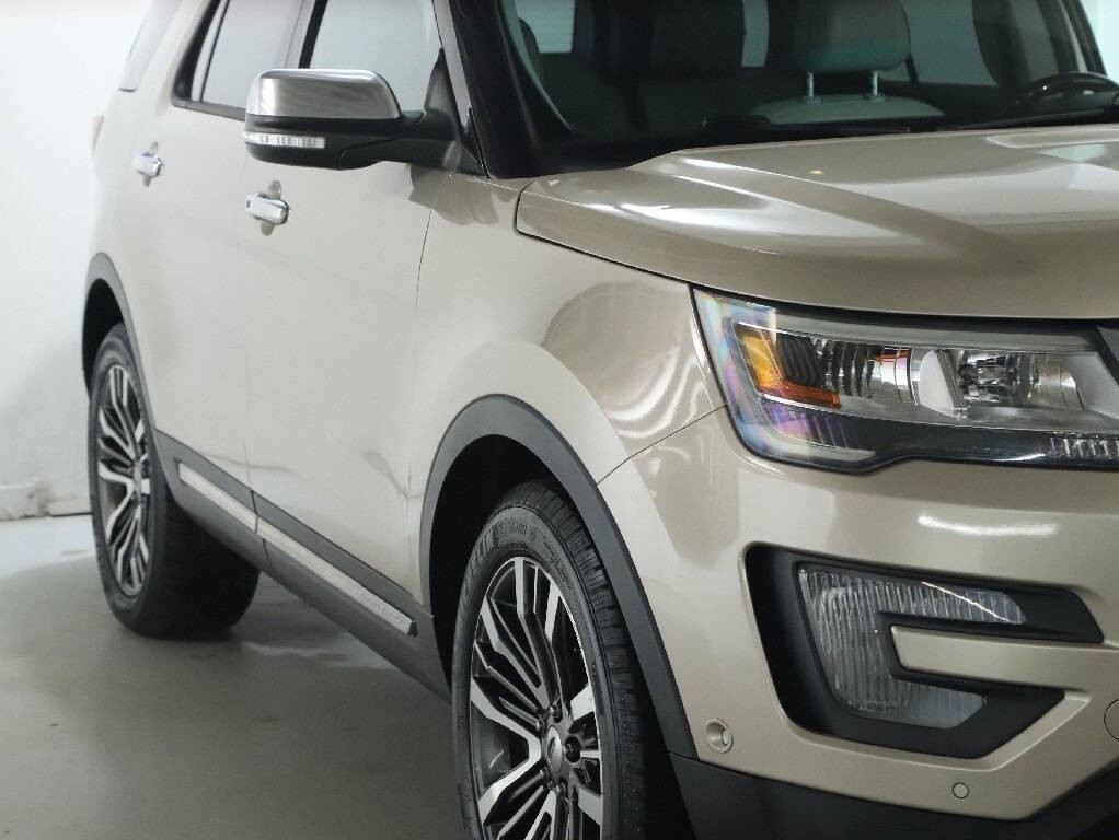 2017 Ford Explorer Image 8
