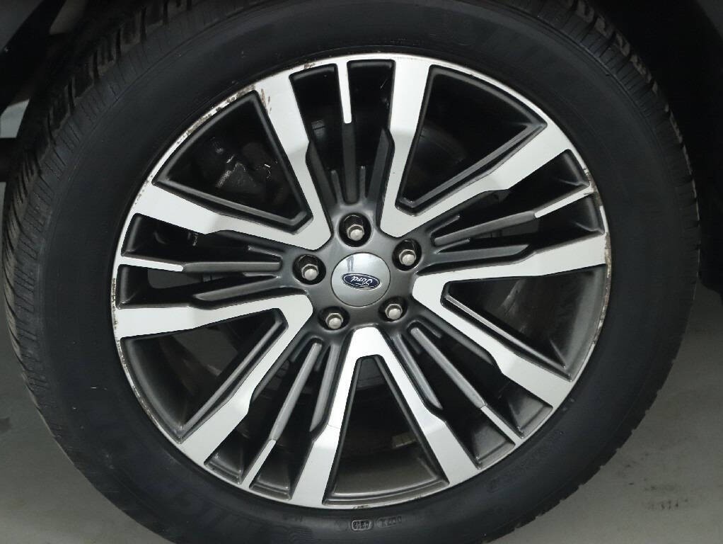 2017 Ford Explorer Image 12