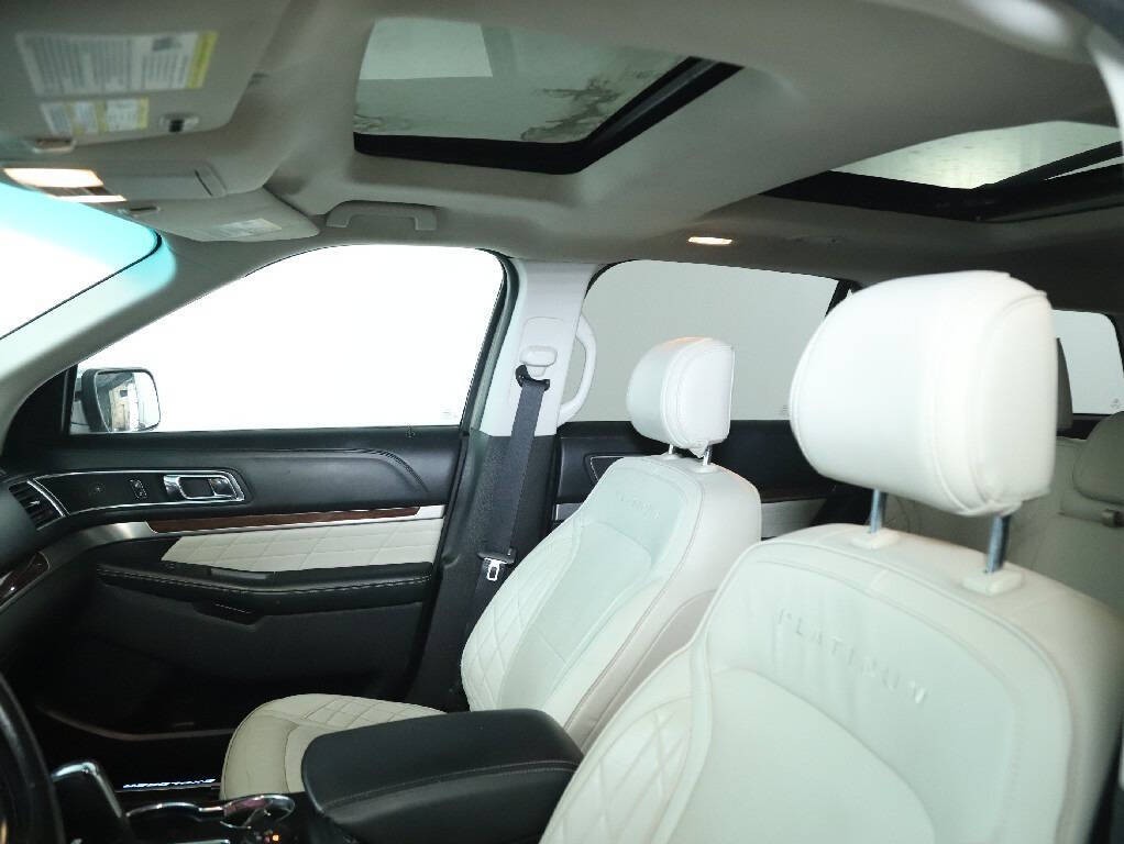 2017 Ford Explorer Image 21