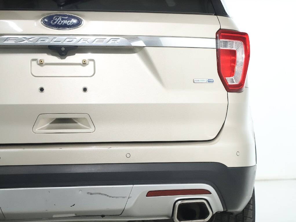 2017 Ford Explorer Image 48