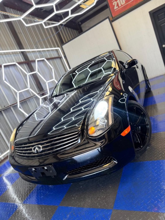 2004 INFINITI G35 Image 3
