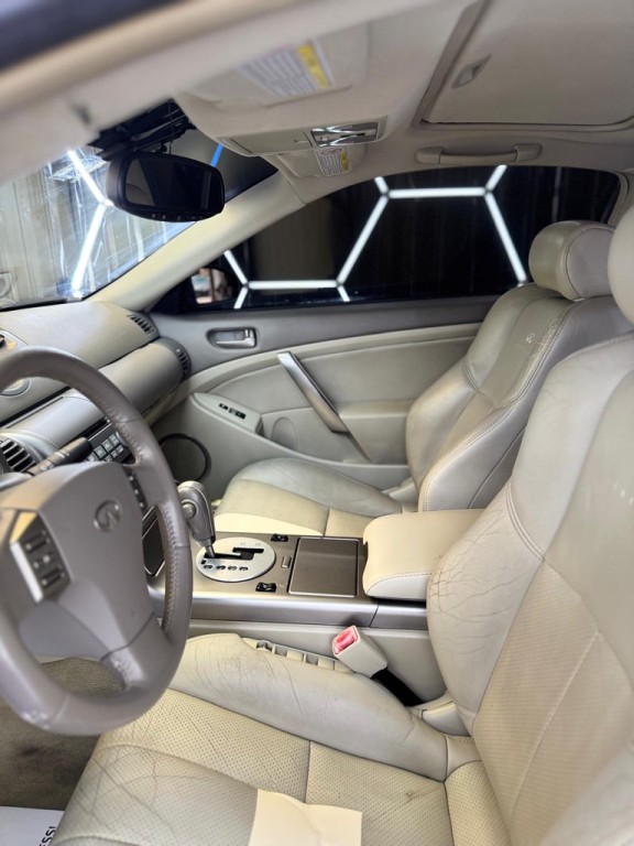 2004 INFINITI G35 Image 19