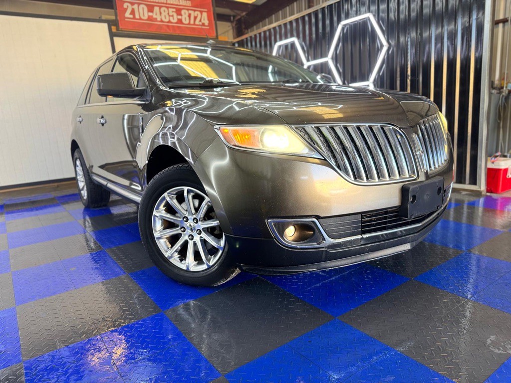 2011 Lincoln MKX Image 2