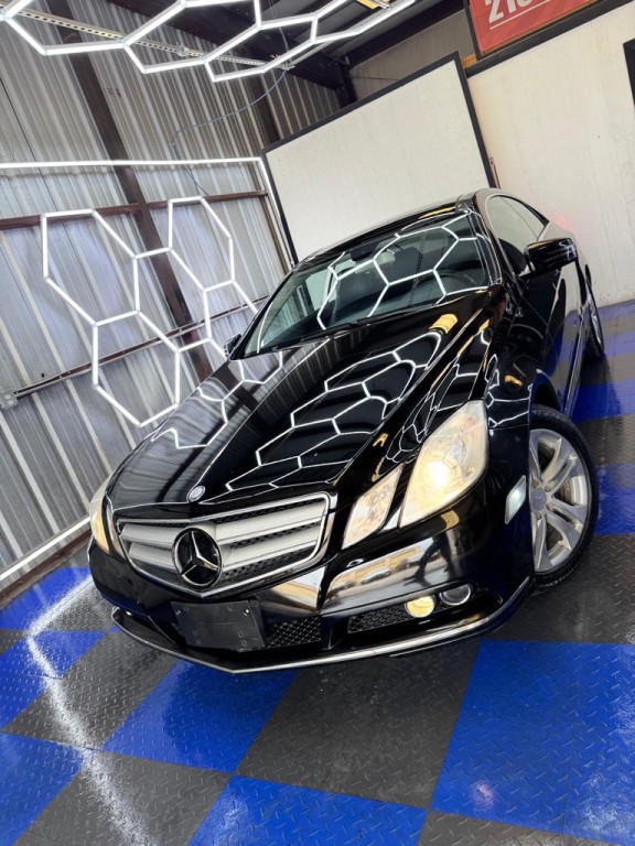 2010 Mercedes-Benz E-Class Image 2