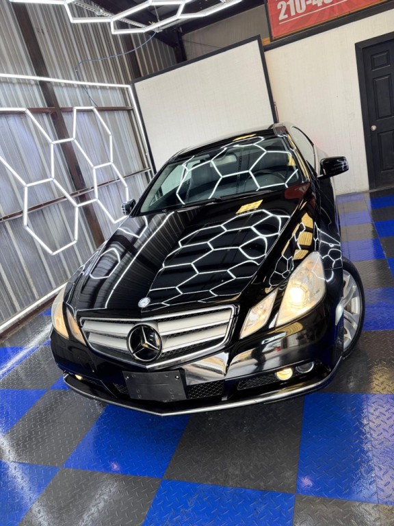 2010 Mercedes-Benz E-Class Image 3