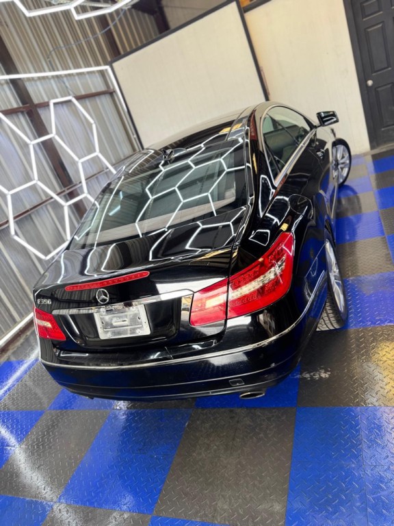2010 Mercedes-Benz E-Class Image 18