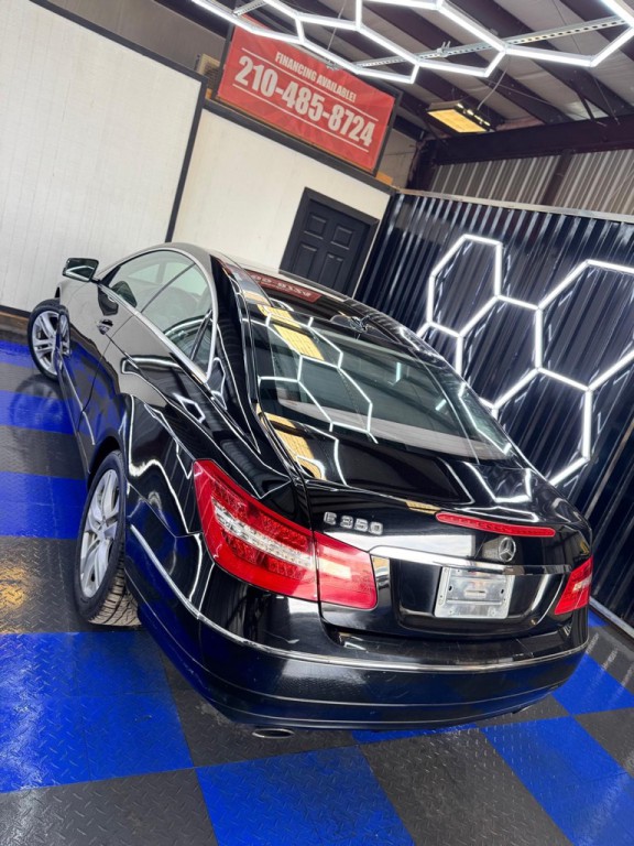 2010 Mercedes-Benz E-Class Image 23