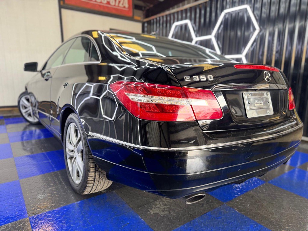 2010 Mercedes-Benz E-Class Image 24