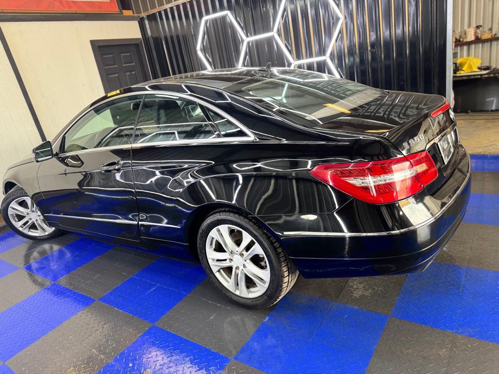2010 Mercedes-Benz E-Class Image 25