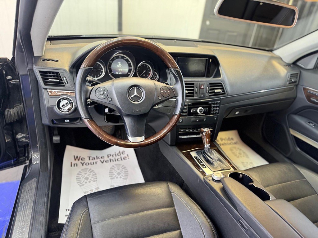 2010 Mercedes-Benz E-Class Image 32
