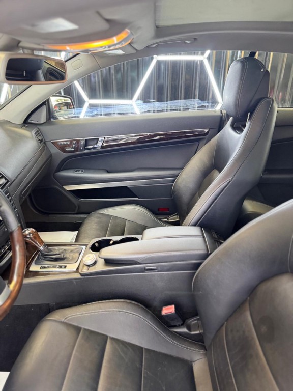 2010 Mercedes-Benz E-Class Image 35