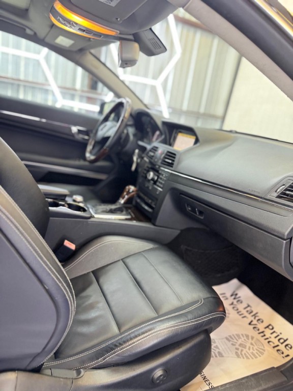 2010 Mercedes-Benz E-Class Image 40