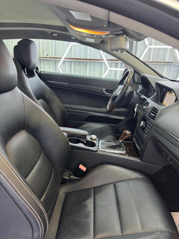 2010 Mercedes-Benz E-Class Image 41