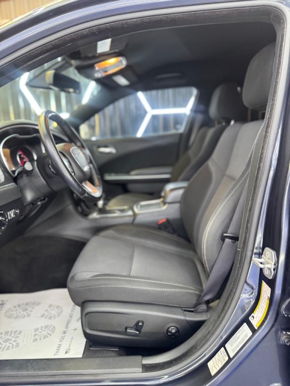 2016 Dodge Charger Image 30
