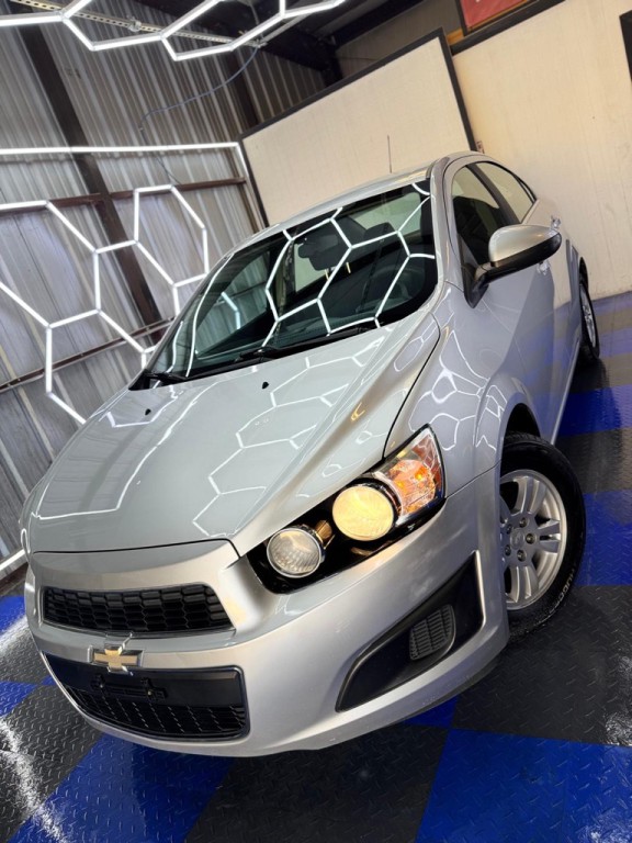 2015 Chevrolet Sonic Image 3