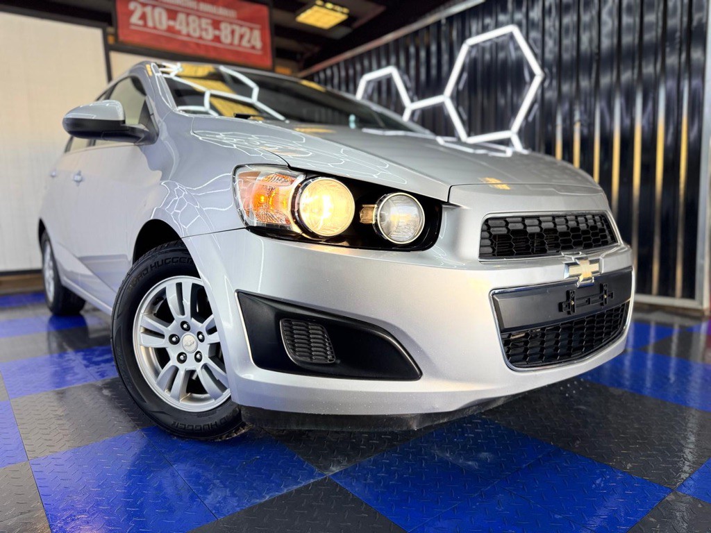 2015 Chevrolet Sonic Image 8