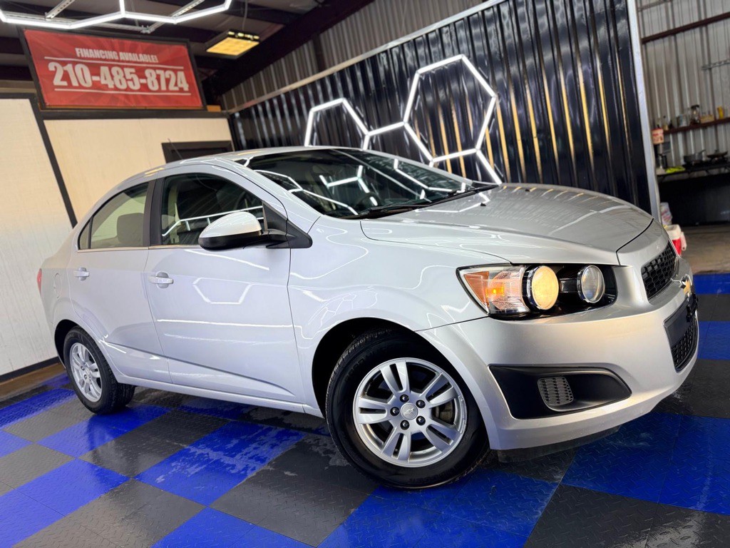 2015 Chevrolet Sonic Image 12