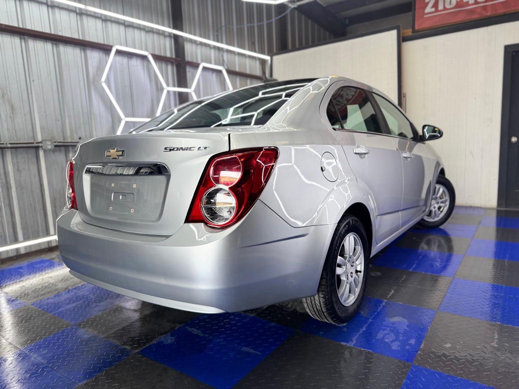 2015 Chevrolet Sonic Image 13
