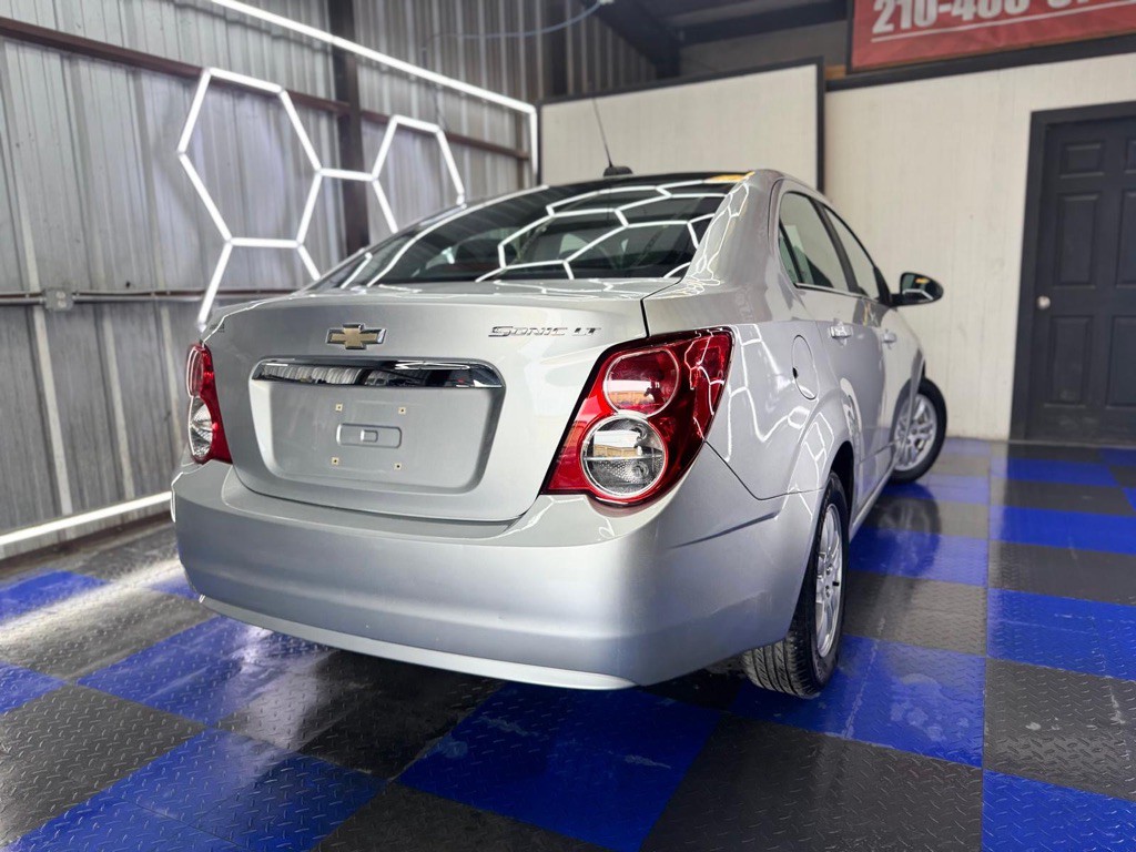 2015 Chevrolet Sonic Image 17
