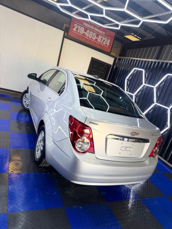 2015 Chevrolet Sonic Image 24