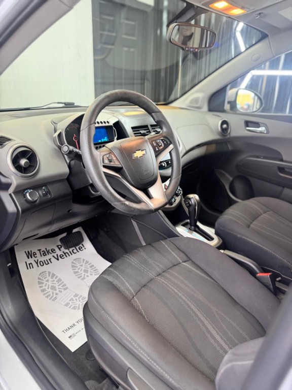 2015 Chevrolet Sonic Image 25